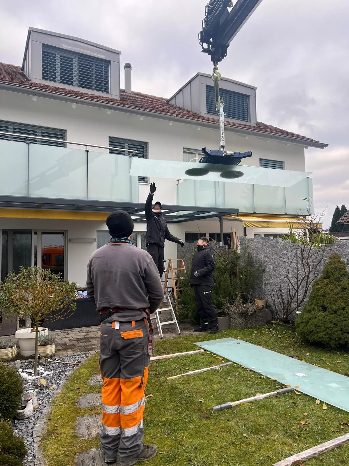 Terrassengeländer und Sitzplatzüberdachung aus Glas